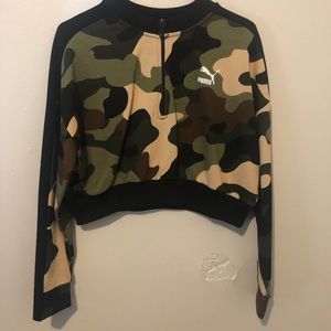 Crop top sweater